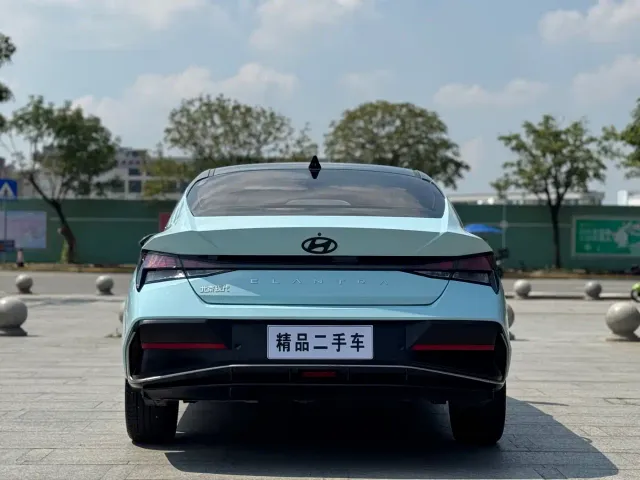 Hyundai Elantra — Фото автомобиля 7