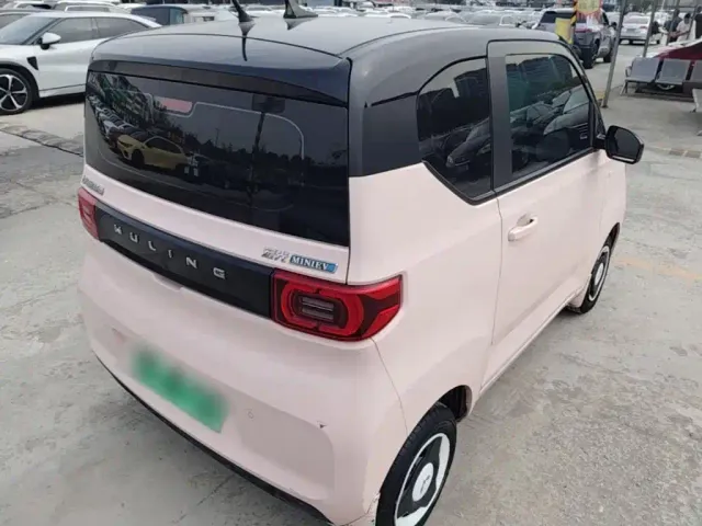 Wuling Hongguang Mini EV — Фото автомобиля 6