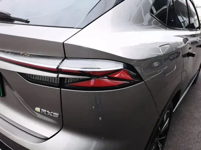 Roewe RX5 — Фото автомобиля 7