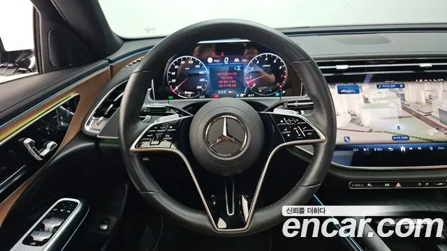 Mercedes-Benz E-Class — Фото автомобиля 12