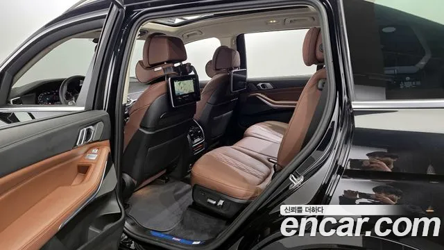 BMW X7 — Фото автомобиля 11