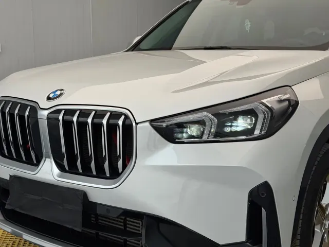 BMW X1 — Фото автомобиля 9