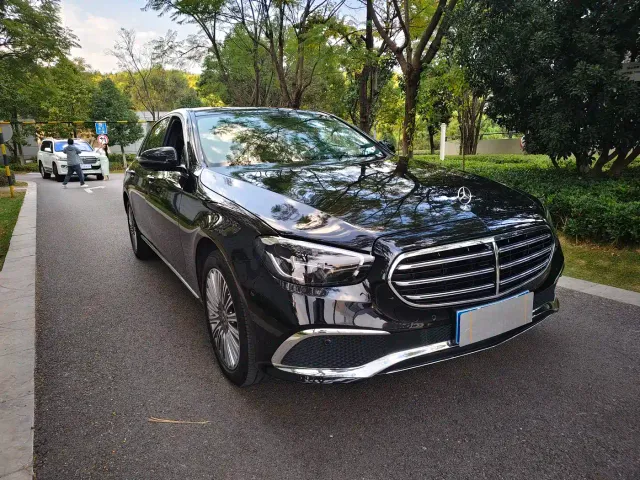 Mercedes-Benz E-Class — Фото автомобиля 14