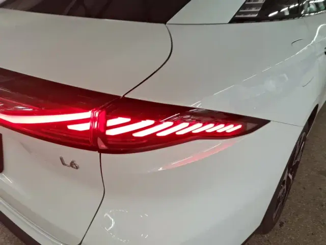 Geely Galaxy L6 — Фото автомобиля 7