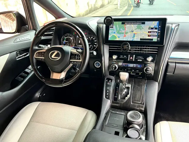 Lexus LM — Фото автомобиля 16