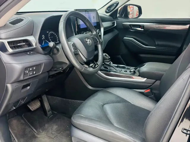 Toyota Highlander — Фото автомобиля 7