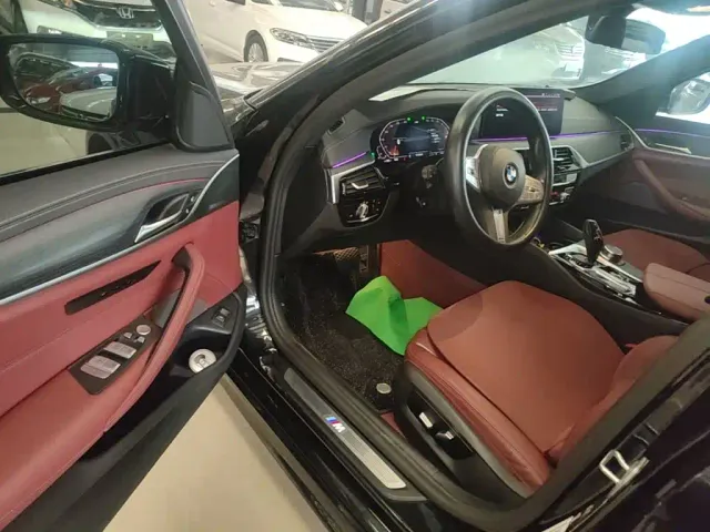 BMW 5 Series — Фото автомобиля 15