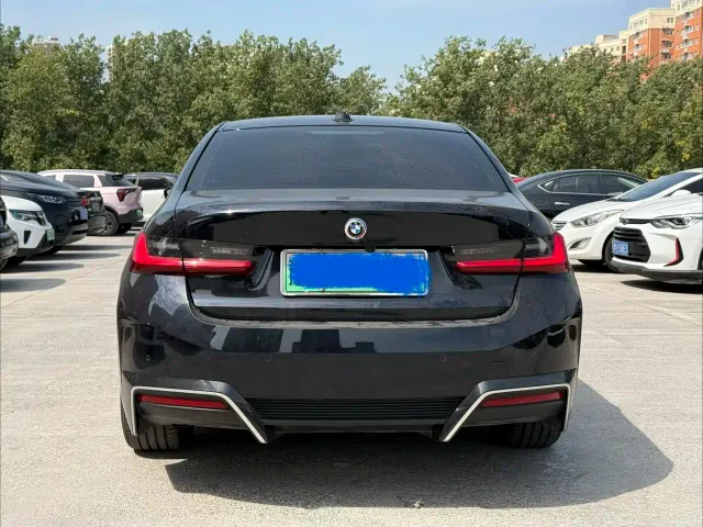 BMW i3 — Фото автомобиля 10
