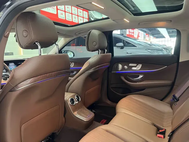 Mercedes-Benz E-Class — Фото автомобиля 11