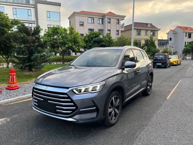 Фотография автомобиля — BYD Song Pro
