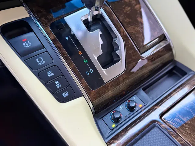 Toyota Alphard — Фото автомобиля 7