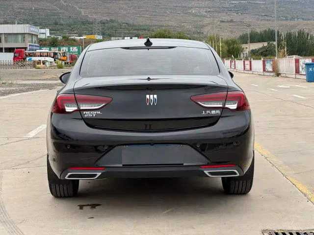Buick Regal — Фото автомобиля 15