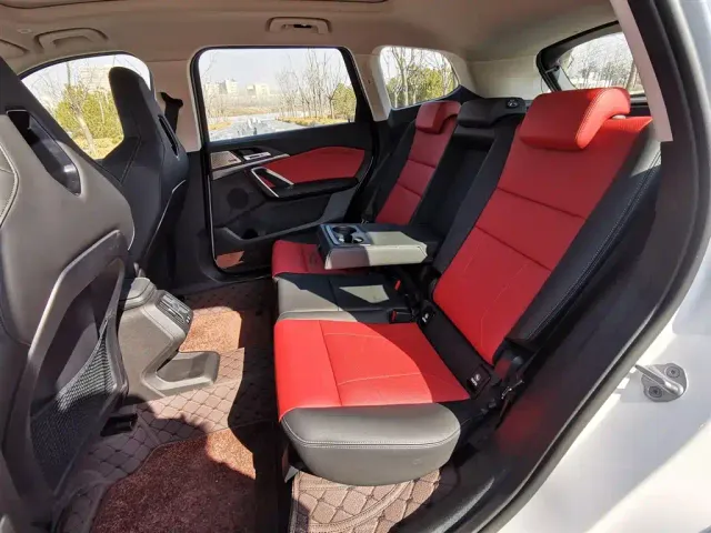 BMW X1 — Фото автомобиля 12