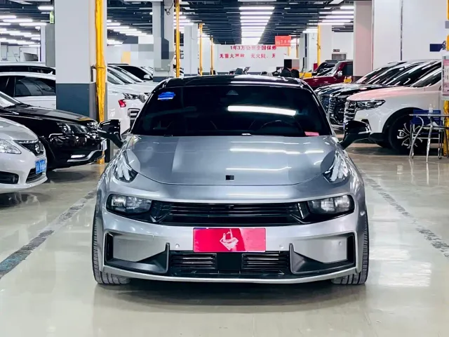Lynk & Co 03 — Фото автомобиля 2