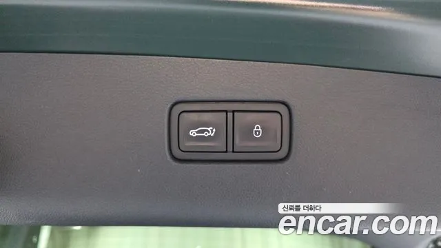 Genesis GV70 — Фото автомобиля 16