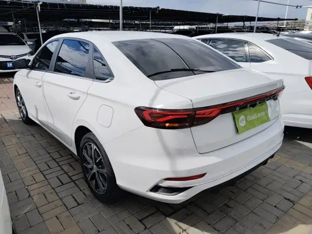 Geely Emgrand — Фото автомобиля 4