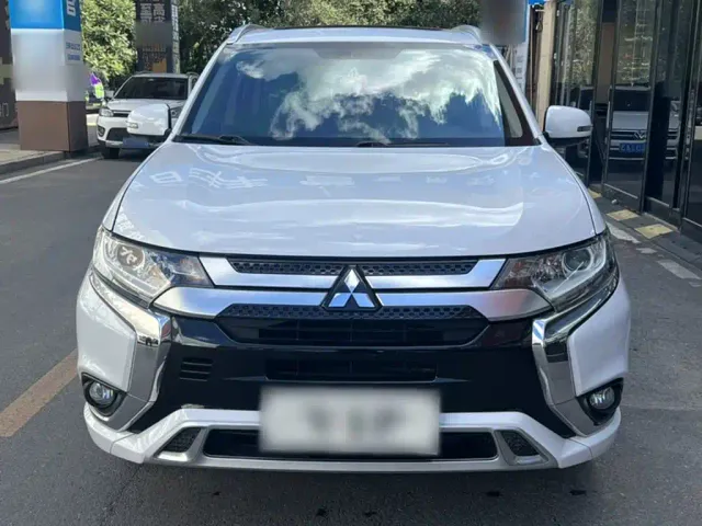 Mitsubishi Outlander — Фото автомобиля 2