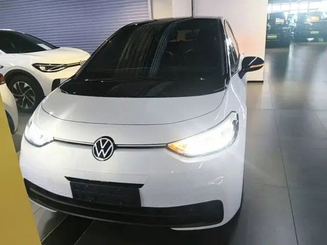 Volkswagen ID.3 — Фото автомобиля 2
