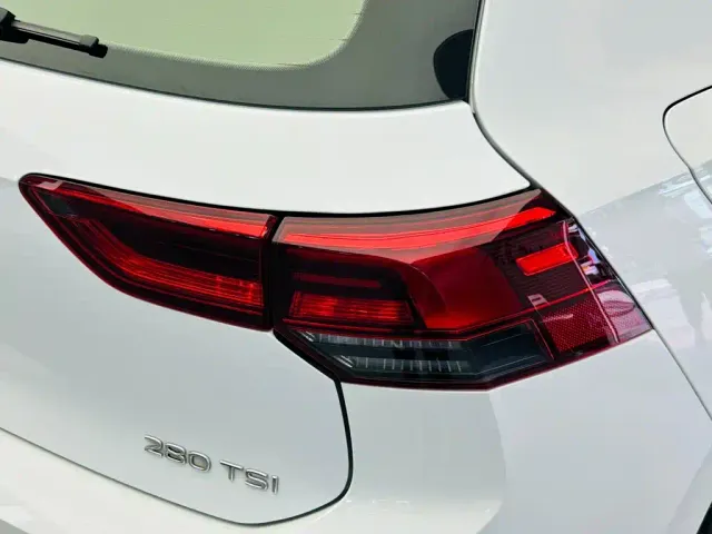 Volkswagen Golf — Фото автомобиля 11
