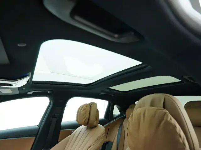 Mercedes-Benz E-Class — Фото автомобиля 11