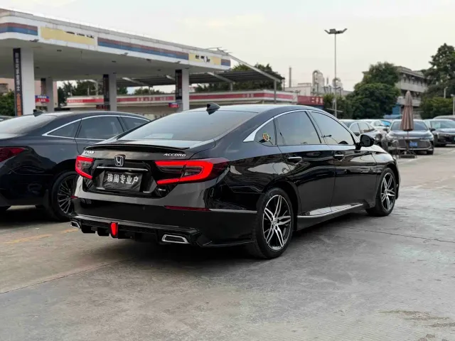 Honda Accord — Фото автомобиля 6