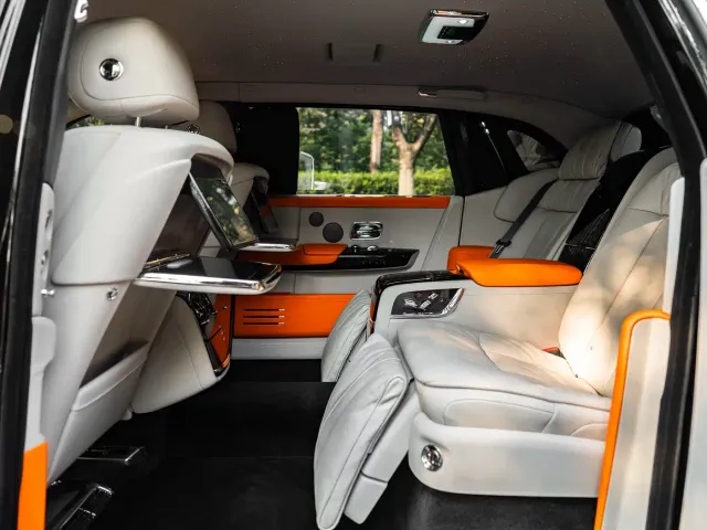 Rolls-Royce Phantom — Фото автомобиля 15