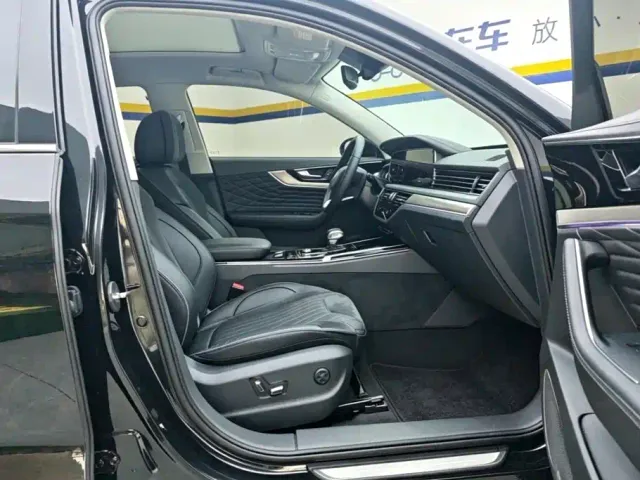 Hongqi HS5 — Фото автомобиля 8
