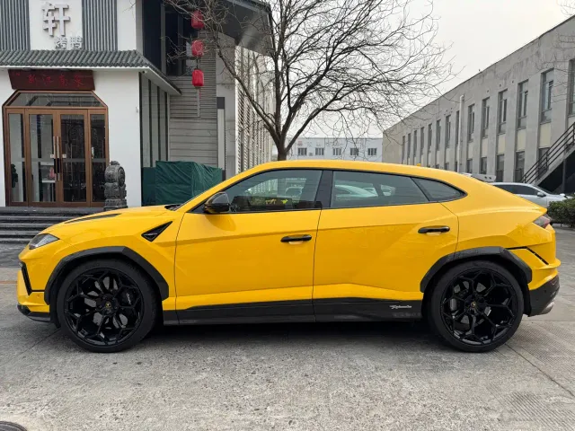 Lamborghini Urus — Фото автомобиля 4