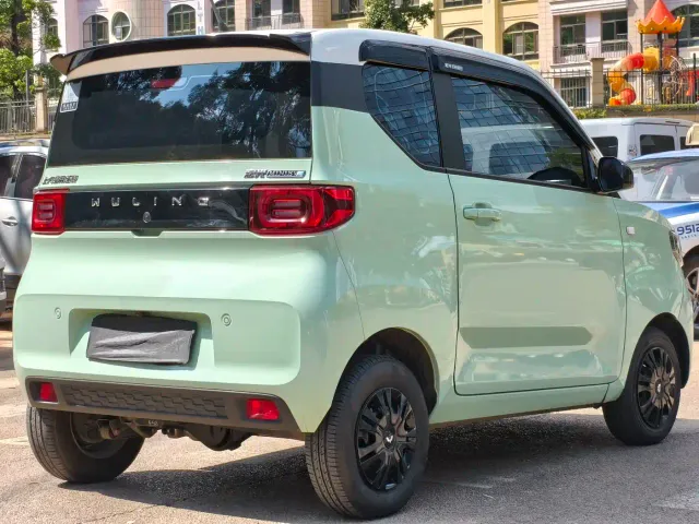 Wuling Hongguang Mini EV — Фото автомобиля 6