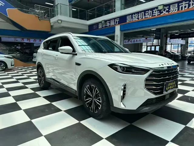 Jetour X70 Plus — Фото автомобиля 3