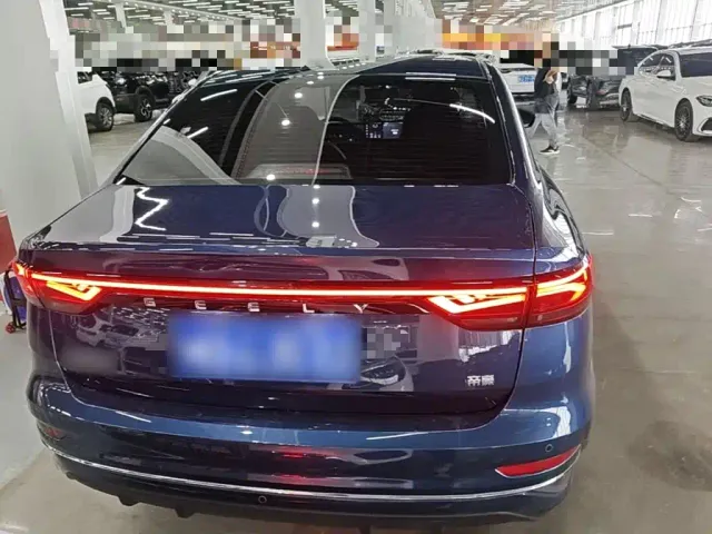 Geely Emgrand — Фото автомобиля 5