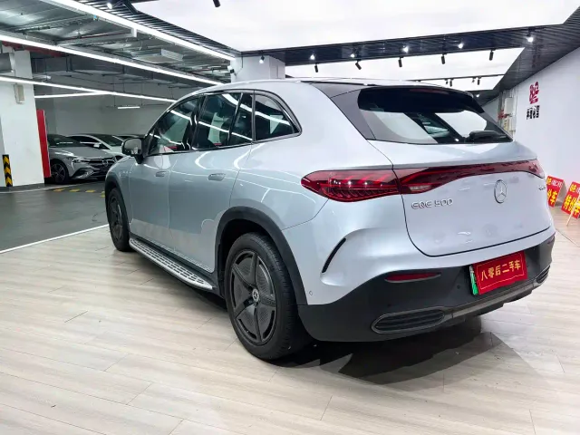 Mercedes-Benz EQE SUV — Фото автомобиля 7
