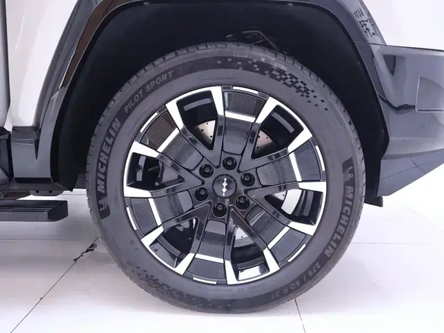 BYD FangChengBao Leopard 8 — Фото автомобиля 6