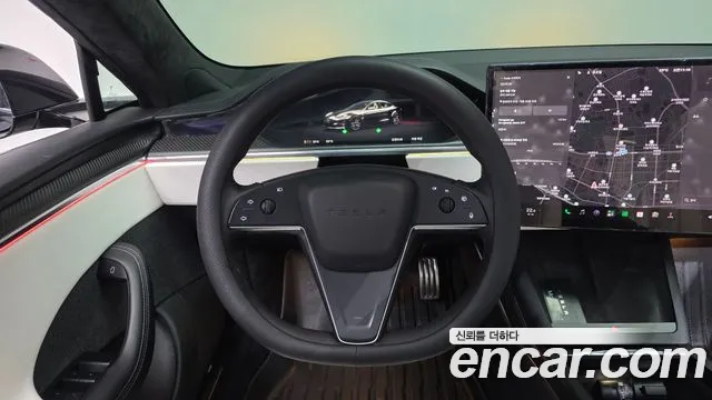 Tesla Model S — Фото автомобиля 12