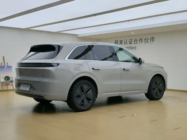 Li Auto L6 — Фото автомобиля 23