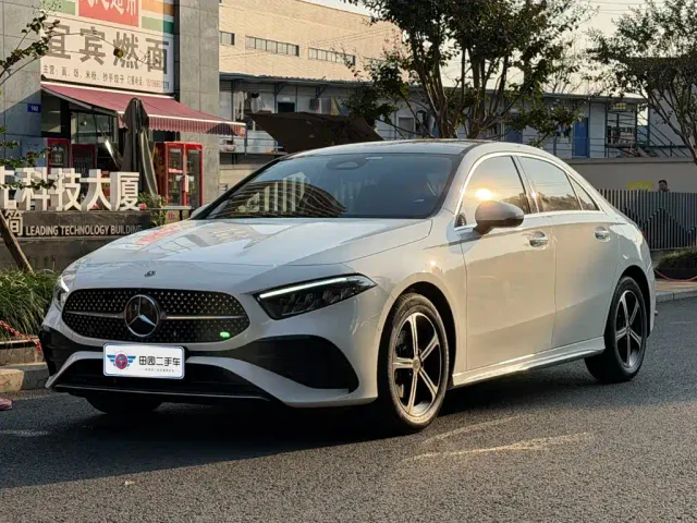Фотография автомобиля — Mercedes-Benz A-Class