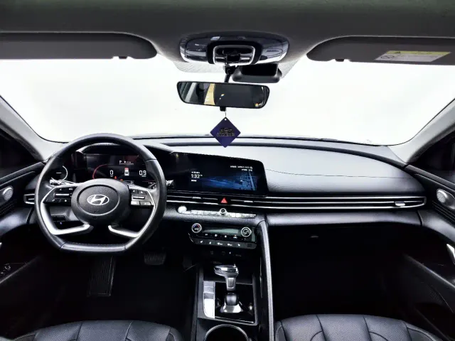 Hyundai Elantra — Фото автомобиля 9