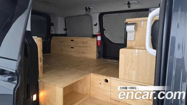 Hyundai Staria Staria 2WD автодом — Фото автомобиля 10