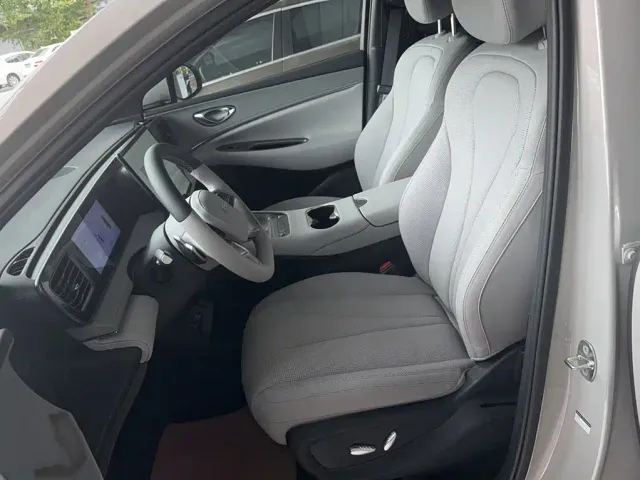 BYD Sealion 06 New Energy 2025 DM-i 170 Pilot Pro Edition — Фото автомобиля 6
