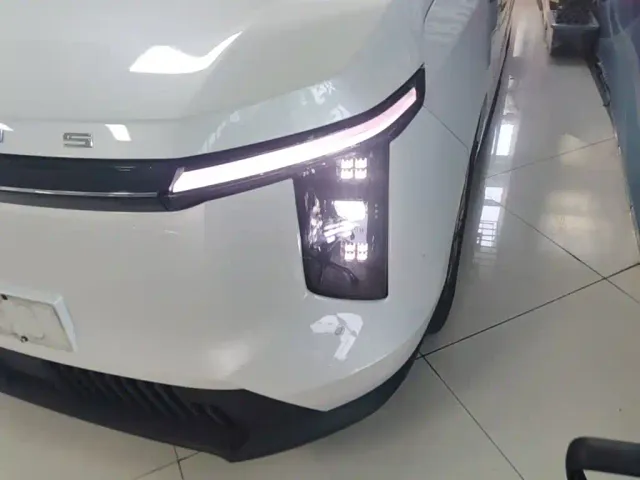 Maxus Dajia 7 — Фото автомобиля 23
