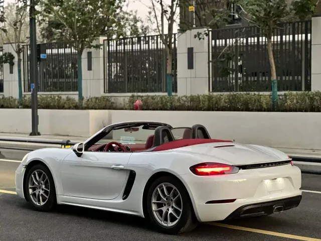 Porsche 718 — Фото автомобиля 8