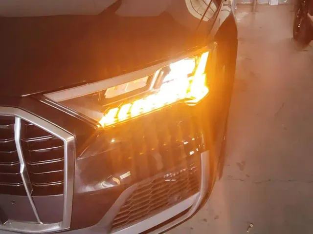 Audi Q7 — Фото автомобиля 23