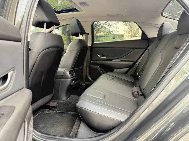 Hyundai Elantra — Фото автомобиля 10
