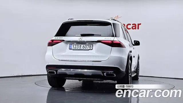 Mercedes-Benz GLE-Class — Фото автомобиля 4