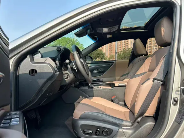 Lexus ES — Фото автомобиля 9