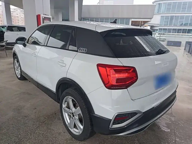 Audi Q2L — Фото автомобиля 4
