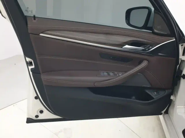 BMW 5 Series — Фото автомобиля 15