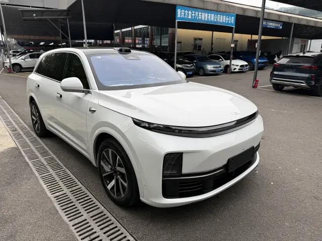 Li Auto L7 — Фото автомобиля 3