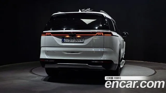 Kia Canival — Фото автомобиля 4