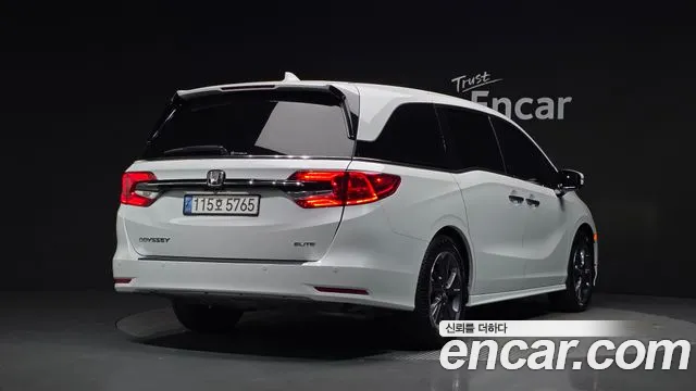 Honda Odyssey — Фото автомобиля 2